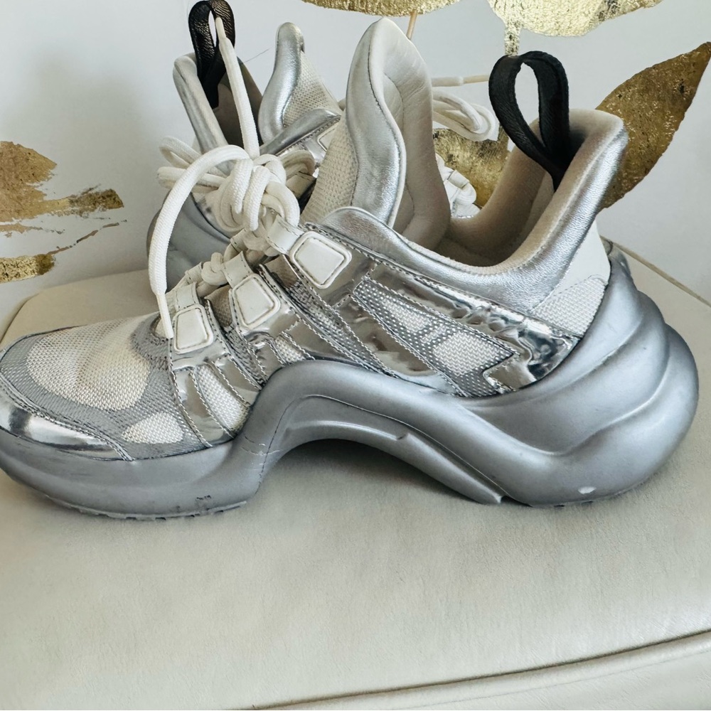 LOUIS VUITTON Metallic Archlight low top Chunky Sneakers, Size 9.5/39 - Picture 2 of 5